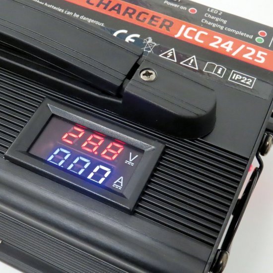 Cargador Jarocells 24V25A IP22 con Amp y Voltímetro y Anderson SB50 Gris